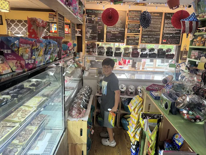 Sweet Tooth Picture 4