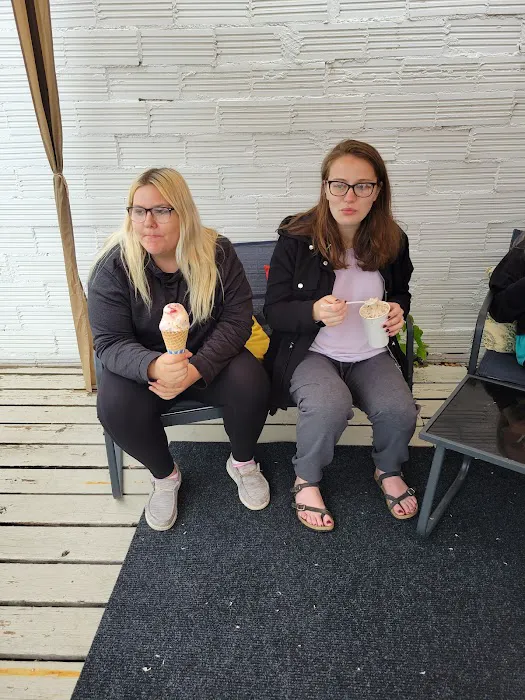H&L Dairy Mart Picture 6