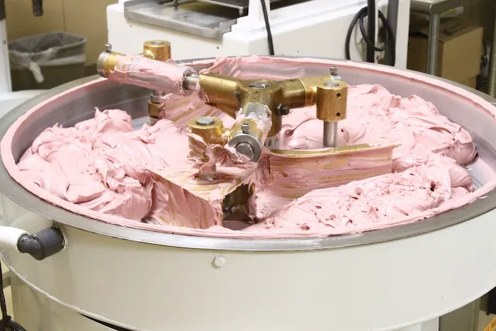 Kilwins Ice Cream - Chocolate - Fudge Picture 3