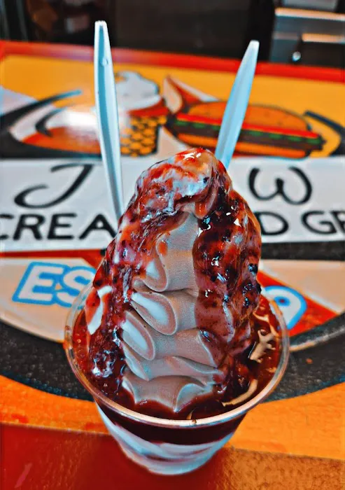 J & W Ice Cream and Grill(Michigan) Picture 4