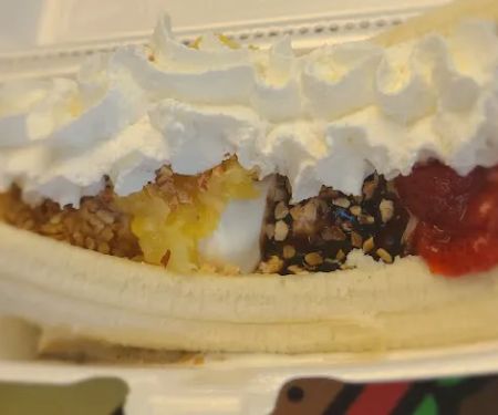 J & W Ice Cream and Grill(Michigan)
