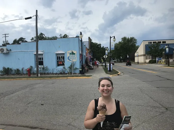 Blue Moon Ice Cream Shoppe Picture 9