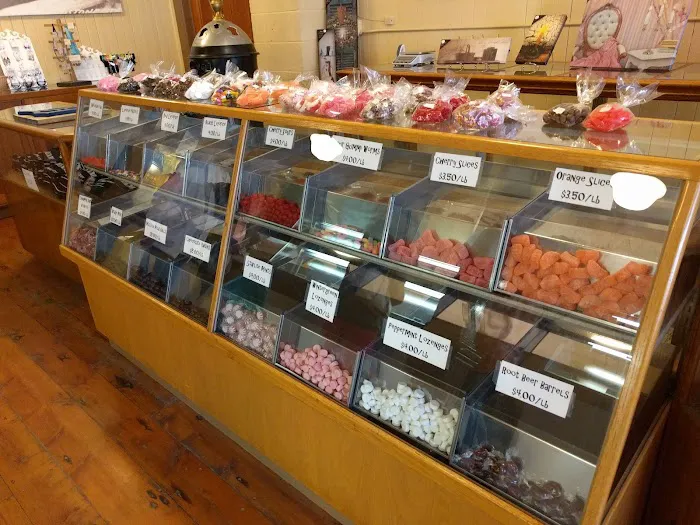 Rybak's Ice Cream Store Picture 7