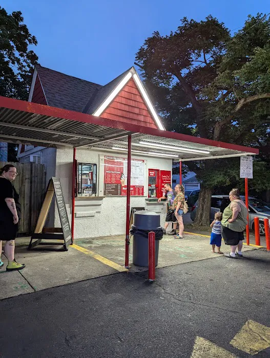Icecream place with big cones Picture 4