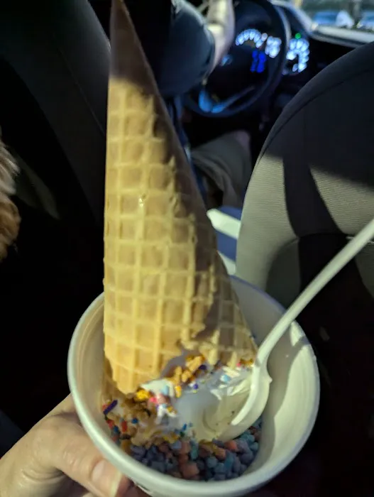 Icecream place with big cones Picture 7