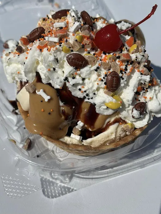 Lil T's Ice Cream & a bite more Picture 3