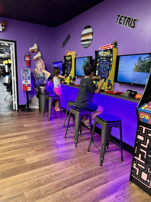 Totally 80s Ice Ice Cream Shoppe Picture 5