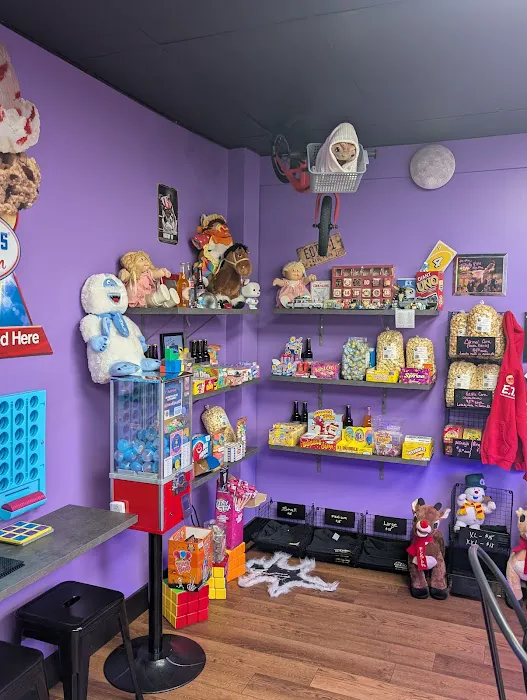 Totally 80s Ice Ice Cream Shoppe Picture 4