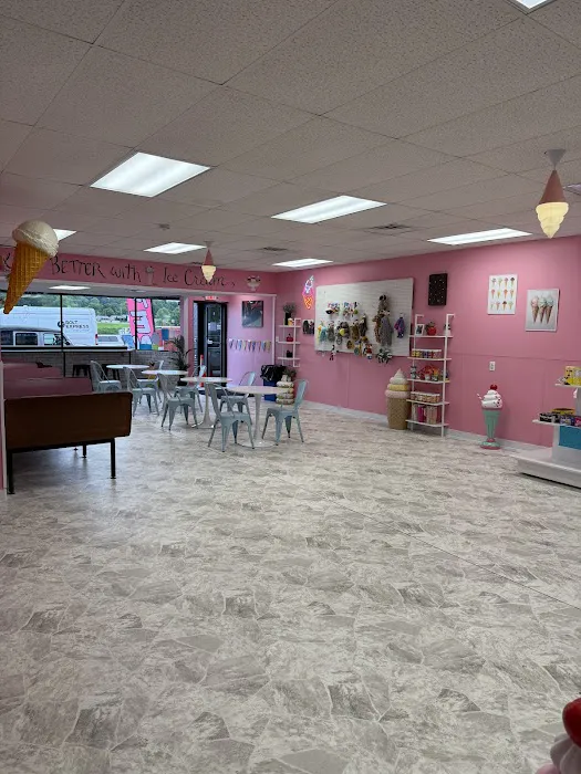 Harlee’s Scoops Picture 4