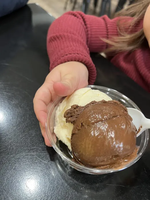 The Main Scoop Picture 8