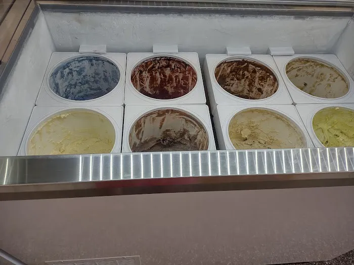 The Main Scoop Picture 1