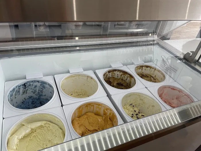 The Main Scoop Picture 6