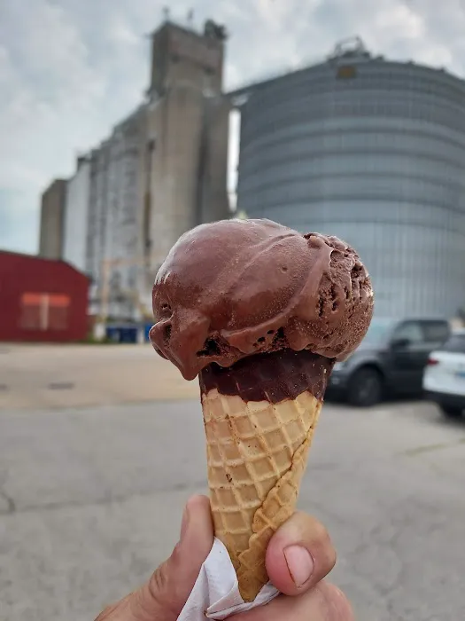 The Main Scoop Picture 10