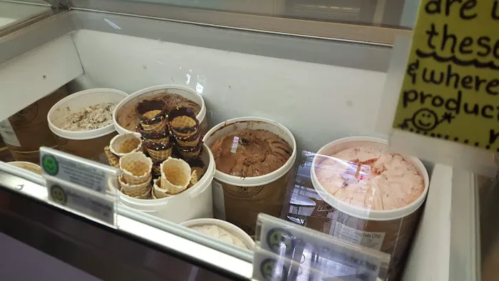 Elcho Ice Cream Shoppe Picture 6