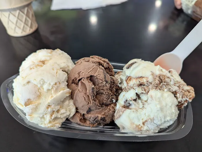 Scoops - Cheboygan Picture 7