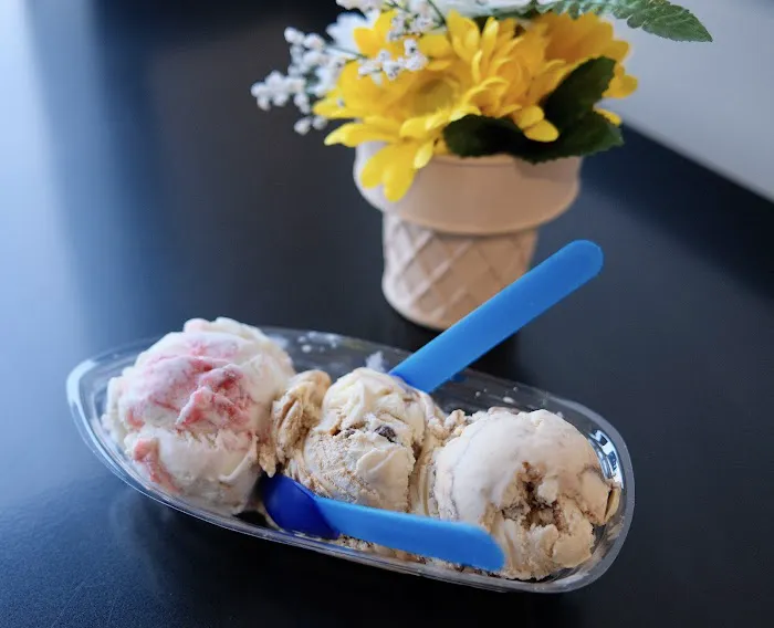 Scoops - Cheboygan Picture 10