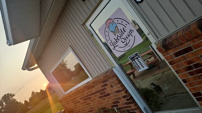 Lakeside Scoops Picture 3
