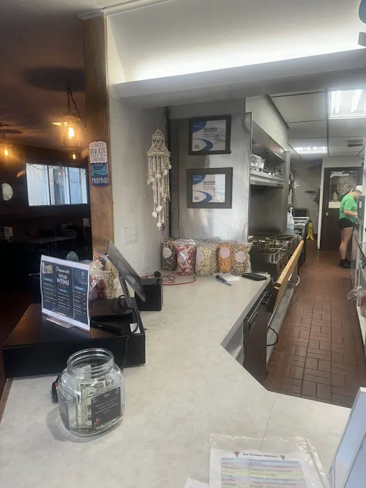 Shipwrecks Ice Cream and Grill Picture 6