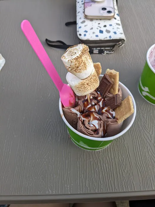 Shipwrecks Ice Cream and Grill Picture 7