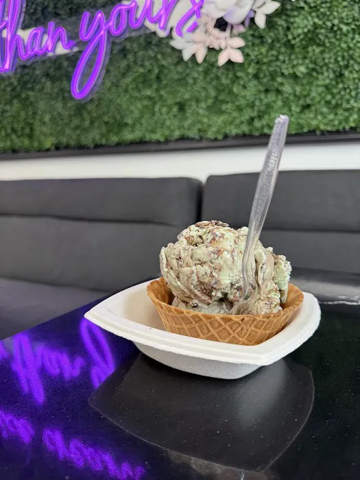 Lovie's Ice Cream Picture 2