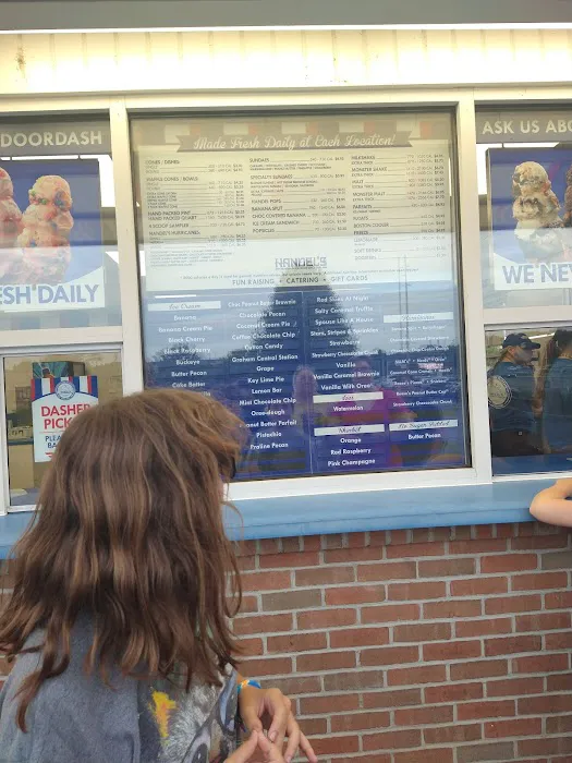 Handel's Ice Cream Canfield Ohio Picture 10