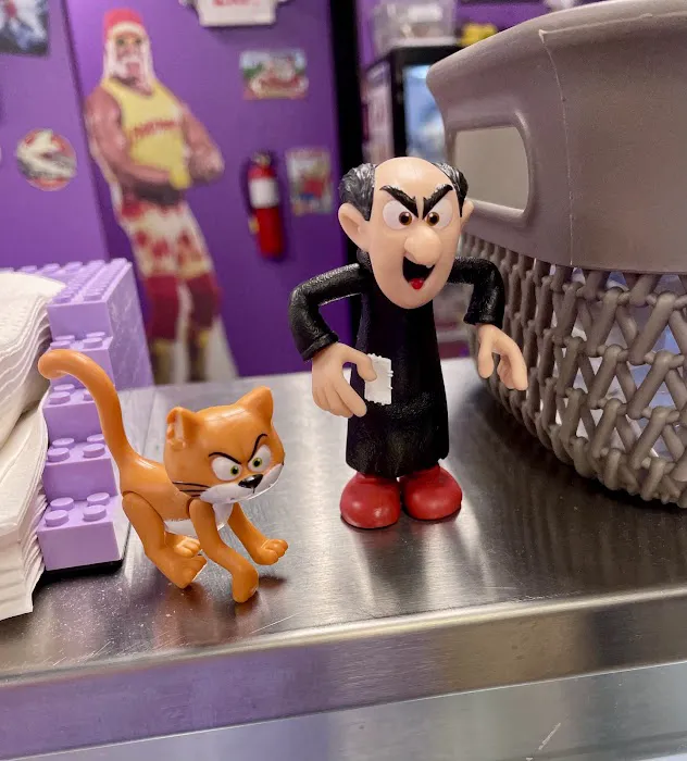 Totally 80s Ice Ice Cream Shoppe Picture 9