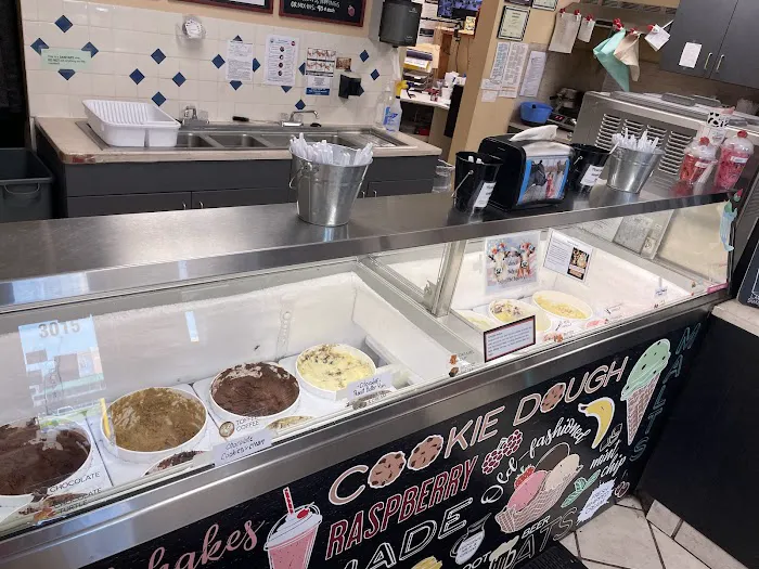 Hansen's Dairy Waterloo (Moo Roo) Picture 3