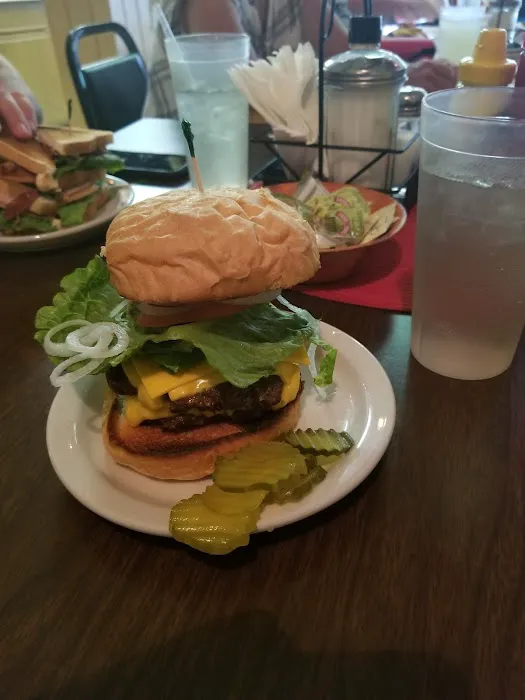 Double Buck Cafe / The Twist Picture 6