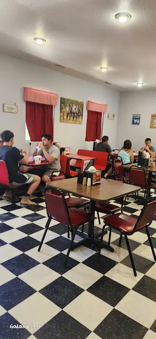 Ice Cream Shoppe Picture 1