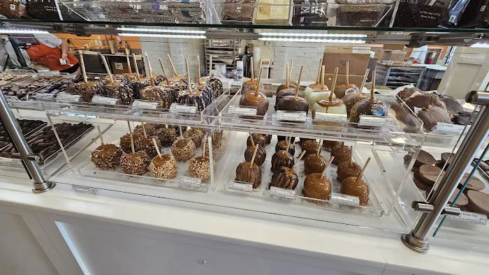 Kilwins Ice Cream - Chocolate - Fudge Picture 2