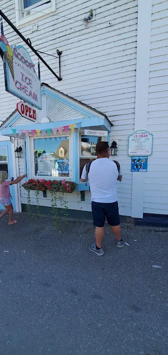 Scoops - Mackinac Island Picture 7