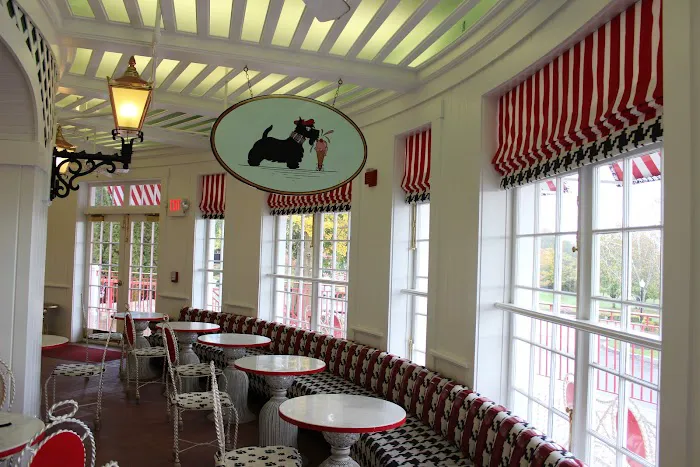 Sadie's Ice Cream Parlor Picture 3