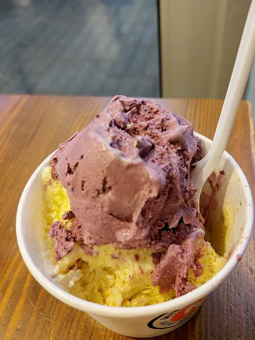 Mitchell's Ice Cream (Uptown Shop) Picture 3