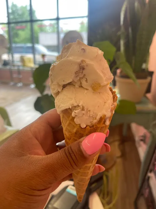 JDL ICE CREAM SHOPPE Picture 5