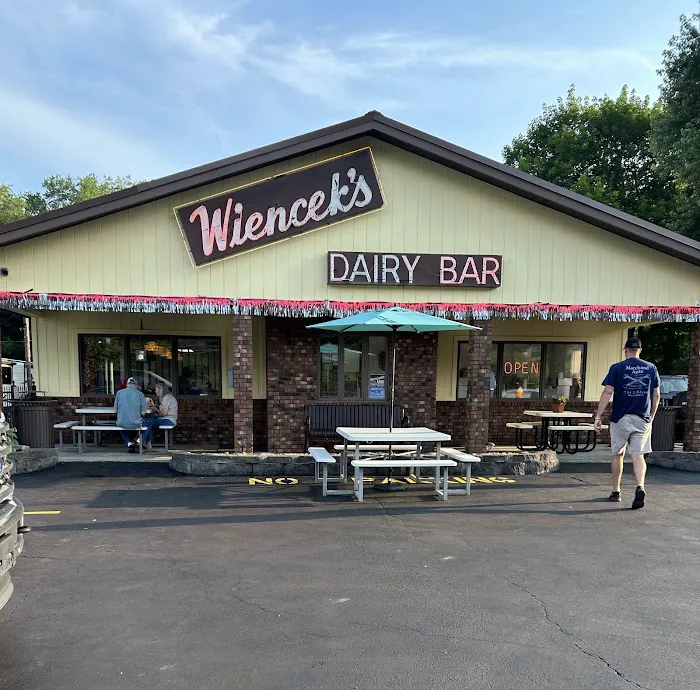 WIENCEK'S DAIRY BAR Picture 5
