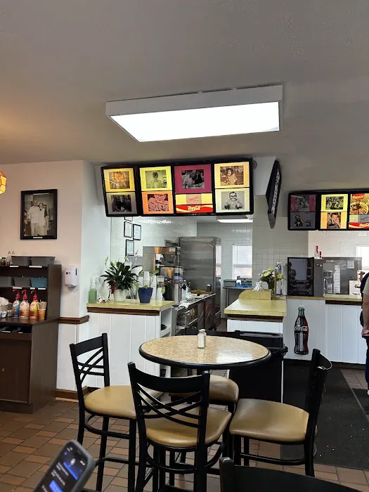 WIENCEK'S DAIRY BAR Picture 4