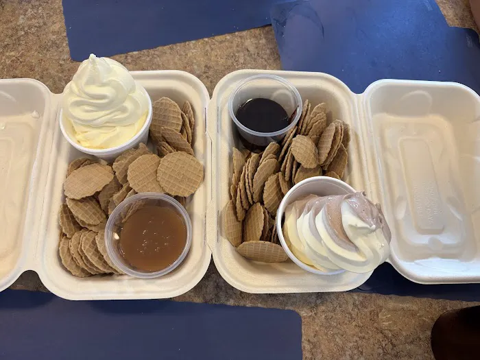 WIENCEK'S DAIRY BAR Picture 10