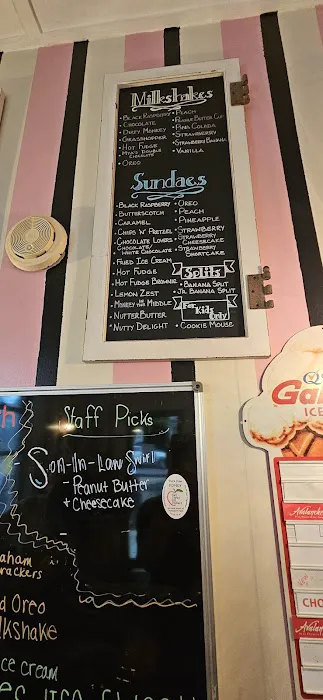 M.A.'s Ice Cream Shop Picture 6