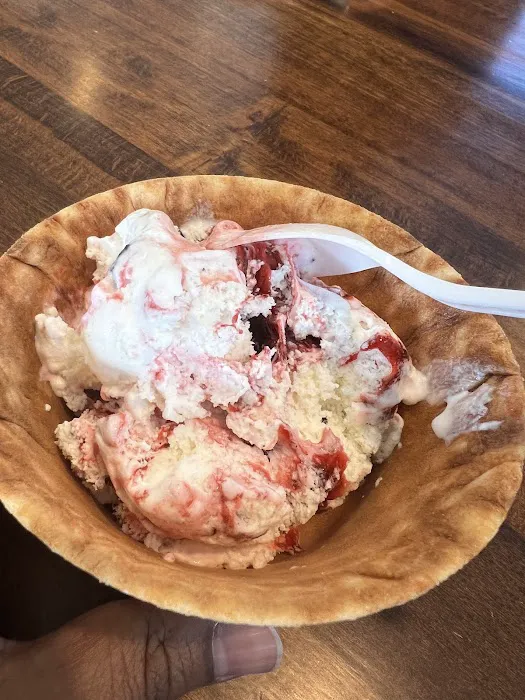 Scoops & More Eatery Picture 8