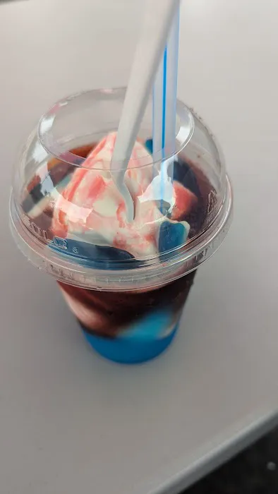 Corner Ice Cream Shop Picture 2