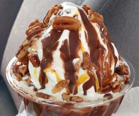Corner Ice Cream Shop
