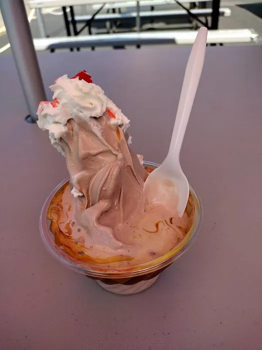 Corner Ice Cream Shop Picture 3