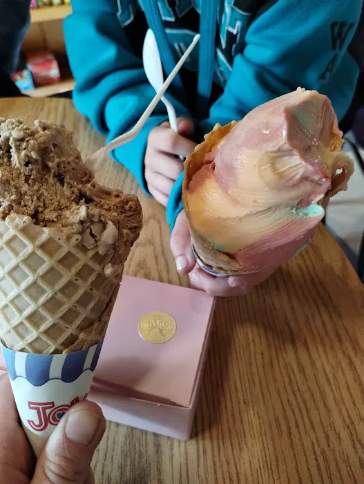 Cathy's Ice Cream n' Candy Shoppe Picture 1