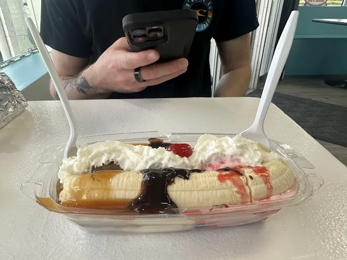 Sam's ice cream, deli , and more Picture 2