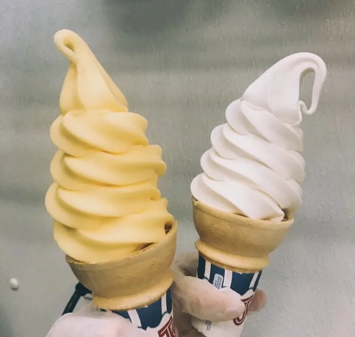 Iceburg's Ice Cream Picture 5