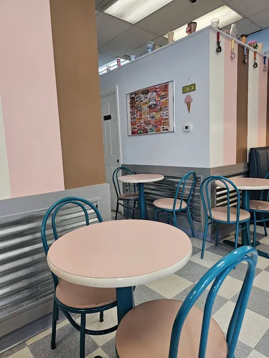 Iceburg's Ice Cream Picture 4