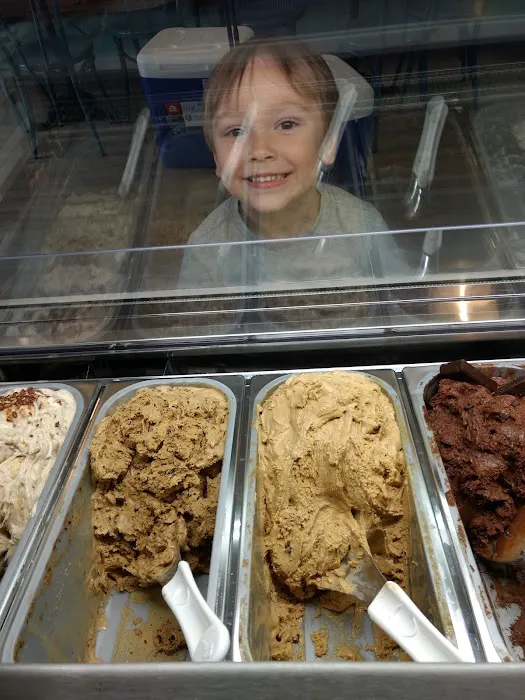 Stellas Gelato/Specialty Market Picture 7