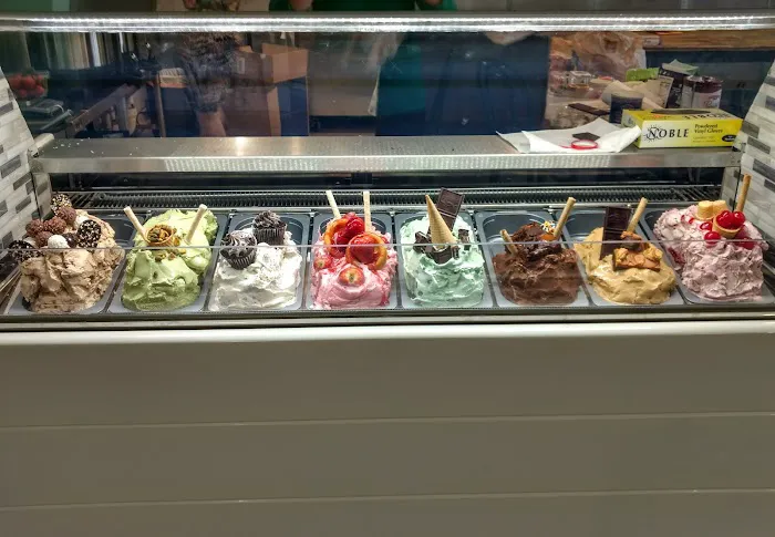 Stellas Gelato/Specialty Market Picture 6