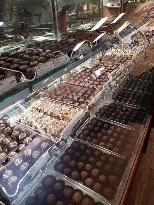 Kilwins Ice Cream - Chocolate - Fudge Picture 7