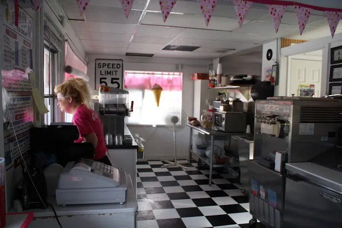 Charlotte's Ice Cream Picture 8